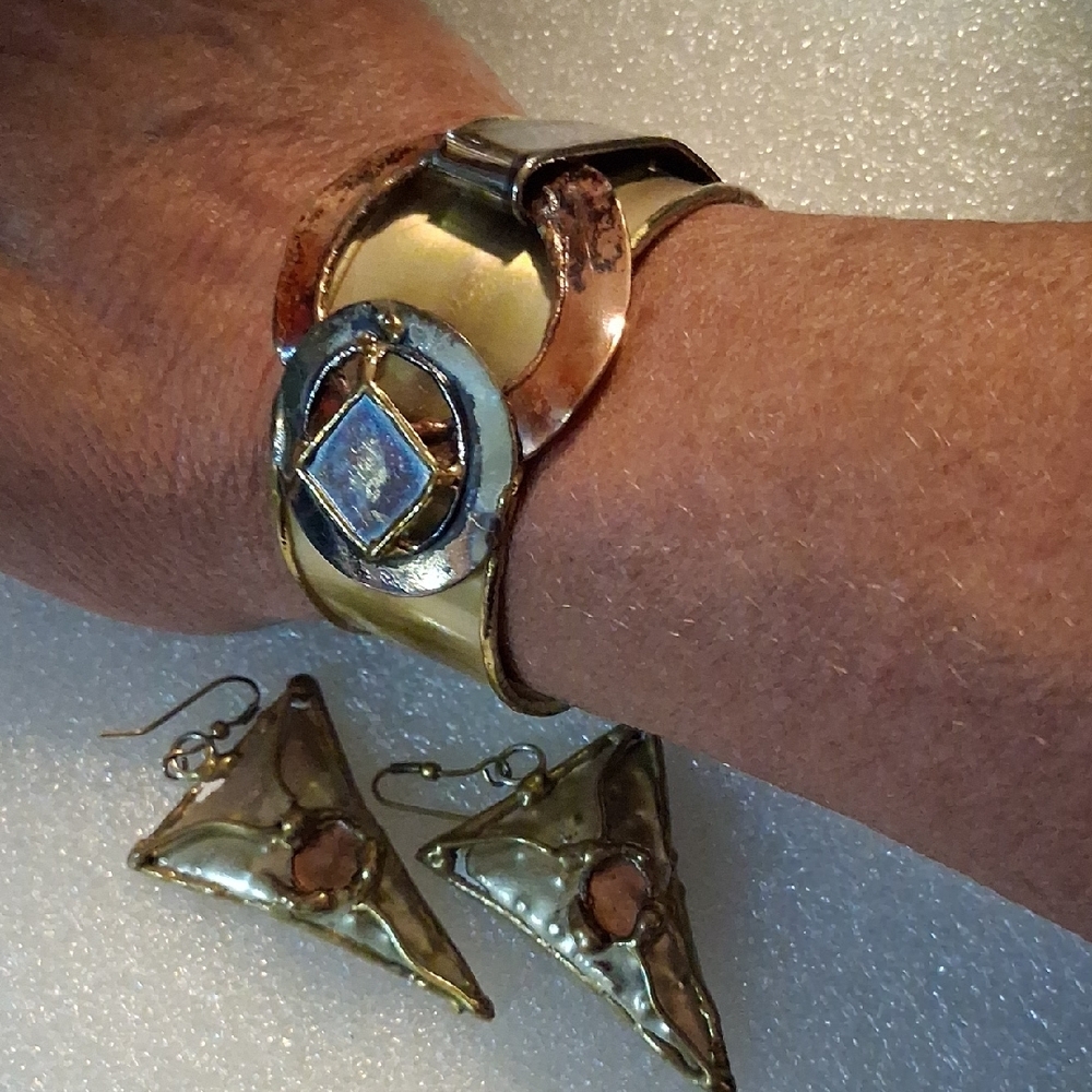 1970s Artisan Brass Copper & Silver. Geometric Cuff Bracelet W Matching Earrings - Picture 2 of 10